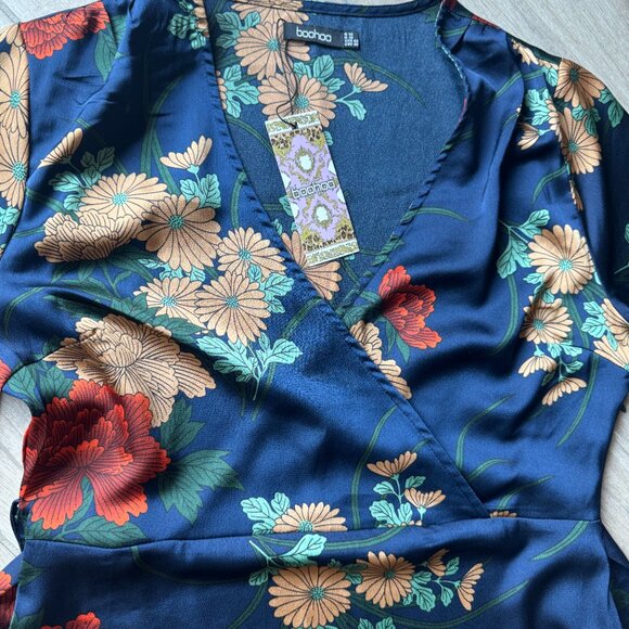 NWT Boohoo Floral Satin Kimono Wrap Mini Dress -  Women's Size 10 - Picture 4 of 8